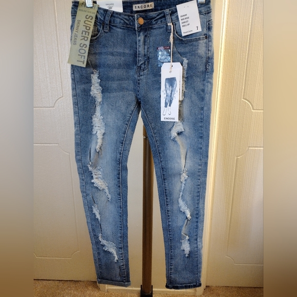 Encore Jeans  Slim Fit Skinny  Jeans - Picture 1 of 7